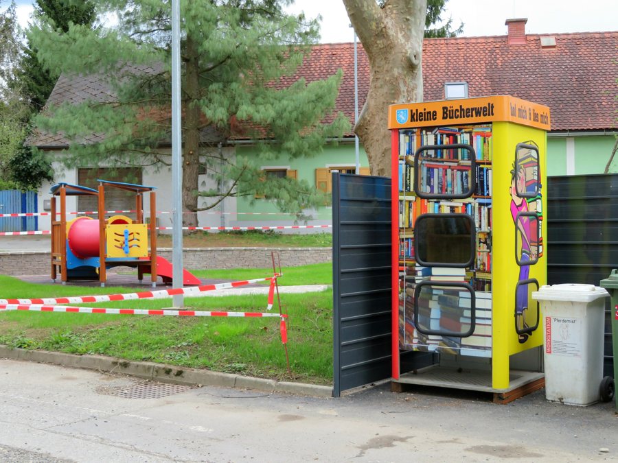 File:20240402-bücherzelle-sattlerstrasse-thondorf-gössendorf.jpg