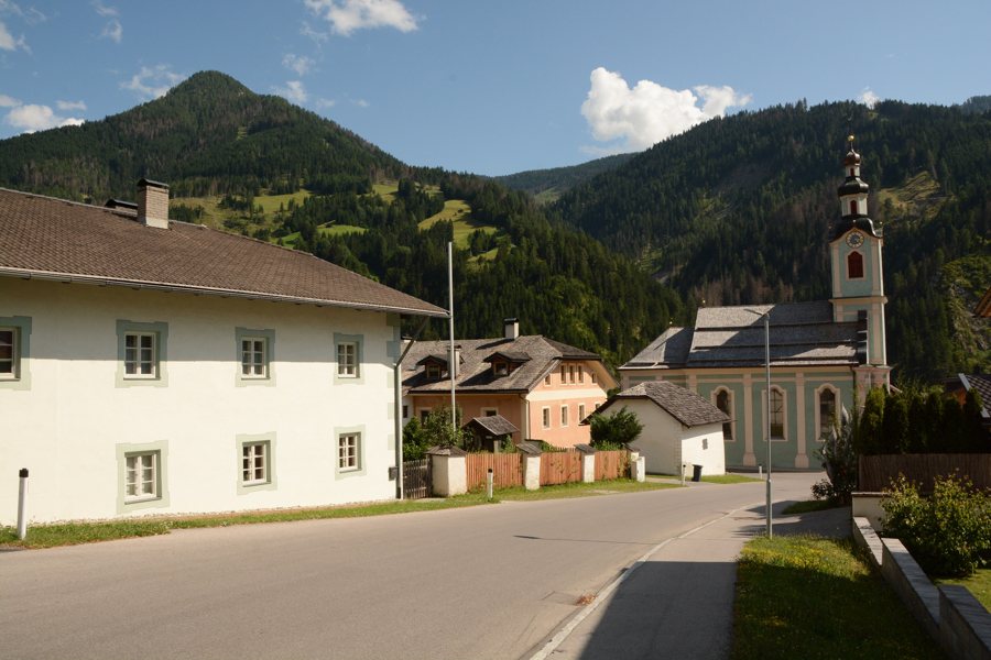 File:Abfaltersbach - Pfarrhaus a.jpg